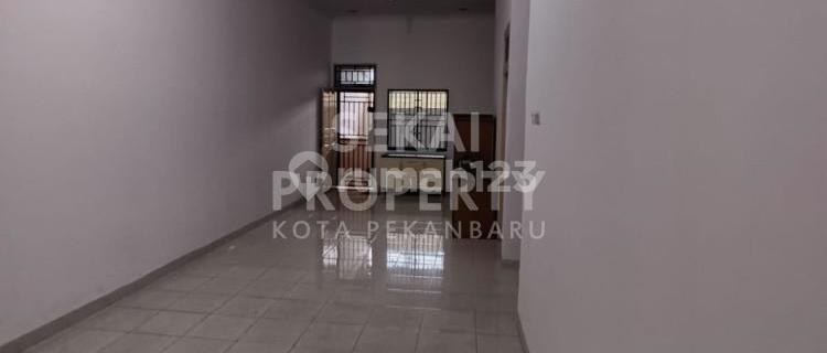 Disewakan Rumah Cluster Lokasi Dekat Jalan Riau Ujung 1
