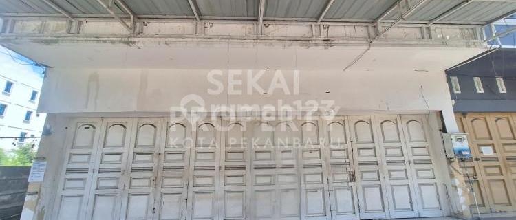 FOR RENT 2 UNITS OF READY-TO-USE ADJOINING SHOP HOUSES LOCATED ON ARIFIN AHMAD STREET, PEKANBARU 1