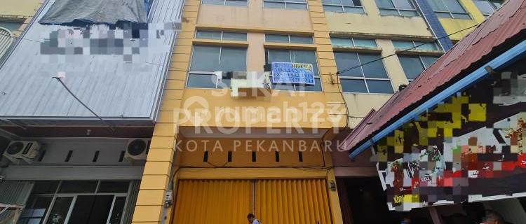 For Sale and Rent 1 Unit of 3-Story Shophouse on Arifin Ahmad Street, Central Pekanbaru City 1