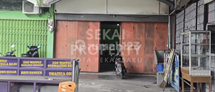 For Rent 2.5-Story Shop House on Jl. Subrantas - Panam 1