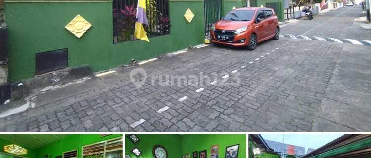 6-Bedroom House. Srigunting Street, Sleman, Yogyakarta 1