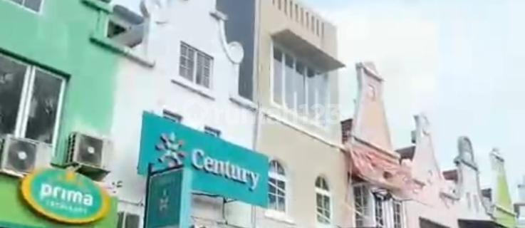4-Story Shop House, Boulevard Banjarwijaya, Cipondoh, Tangerang City 1