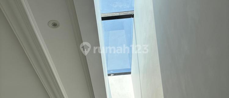 FOR SALE BRAND NEW LUXURY AMERICAN CLASSIC HOUSE IN CEMPAKA PUTIH 1