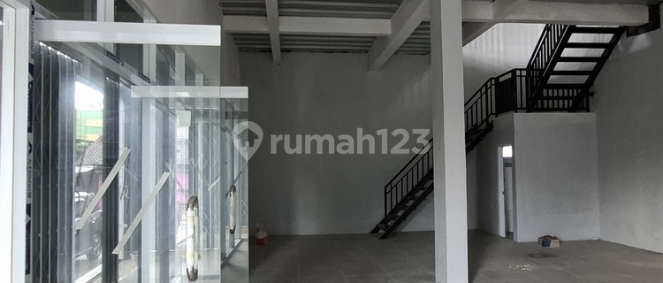 Strategic Sukorejo Street Parakan Spacious Shop House 1