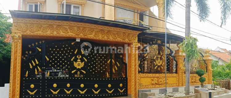 Rumah Classic Full Furnish di Gayungsari 1