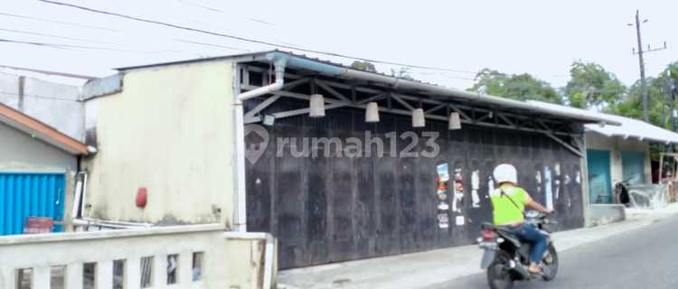 For Rent: Shop Houses (3 Units Attached) 1 Floor on Jl. Belantu (Near Pasar Baro), Tg. Pandan, Belitung. 1