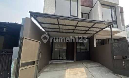 Dijual Rumah di Kembangan Joglo Jakarta Barat 1