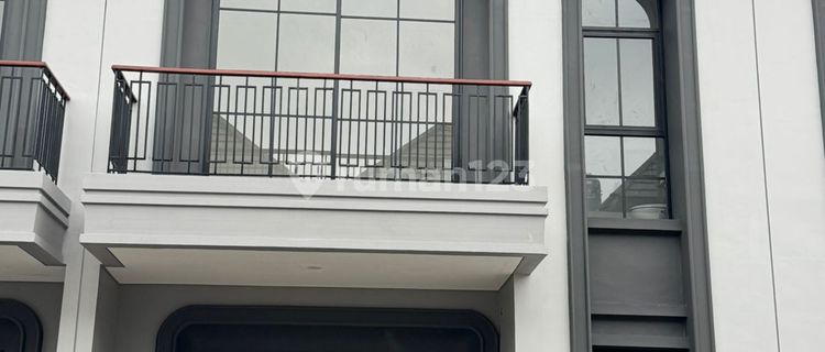 Disewakan Rumah Mansion Nine American Classic 1