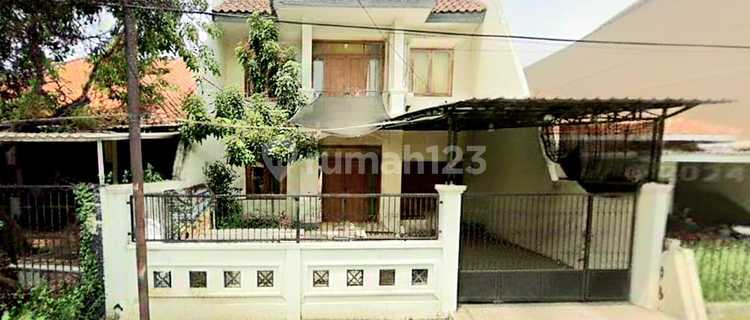 For Rent Ready-to-Occupy House in Dukuh Kupang 1
