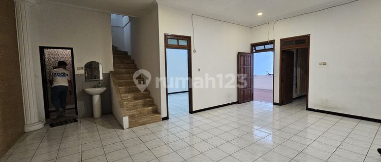 Dijual Disewakan rumah terawat darmo permai 1