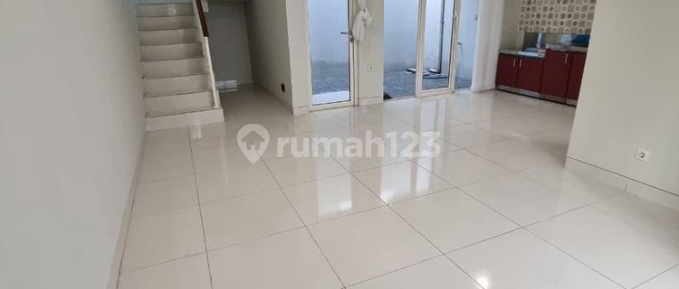 Disewakan Rumah di Grand Pakuwon. Dekat Margomulyo 1