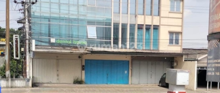 Siap Huni, Ruko, 3 Lantai, SHM, Bebas di Banjir, Pinggir Jalan Gajah Raya 1