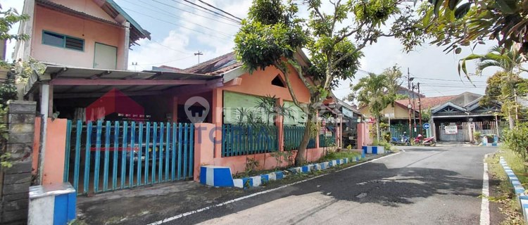 Selling 9-Bedroom Hook House, Potential for Boarding House Investment, Ikan Ikan Area Lowokwaru 1