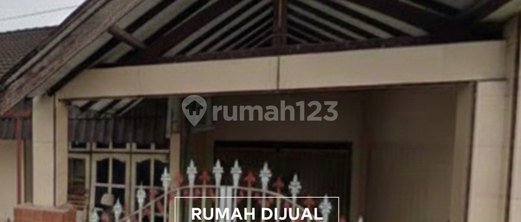 Spacious Ready-to-Occupy House in the City Center of Kediri 1