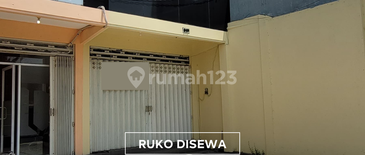 For Rent, Well-Maintained Shop House Ready to Use in the Center of Kediri City 1