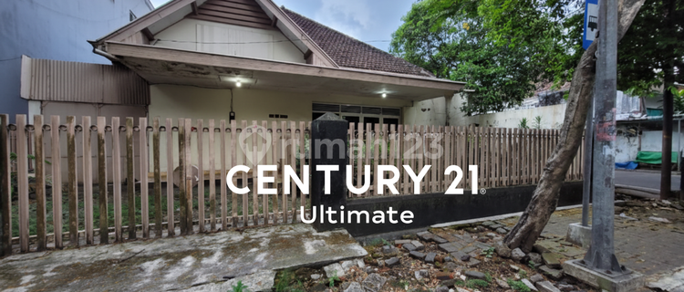 For Sale Super Spacious House Suitable for Cafe Business in Klojen, Malang 1