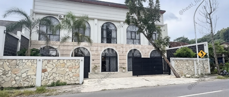 Rumah Mewah Manyaran 700 M², Private Pool Full Furnished, Cocok untuk Sultan Semarang 1