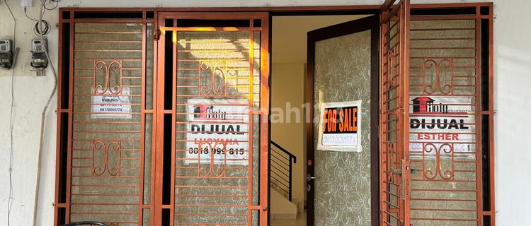 Newton Retail Store at Legenda Wisata Cibubur 1