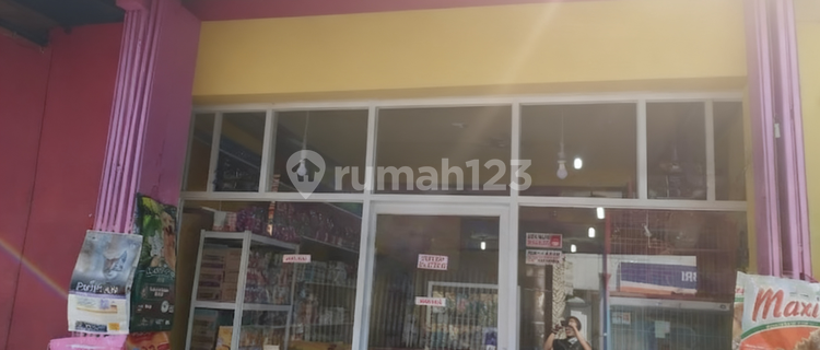 For Rent Strategic Shop House at Jongke Market in Front of BRI Laweyan Solo 1