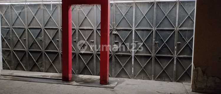 Strategic Shop House for Sale - Behind Sriwedari, Solo City 1