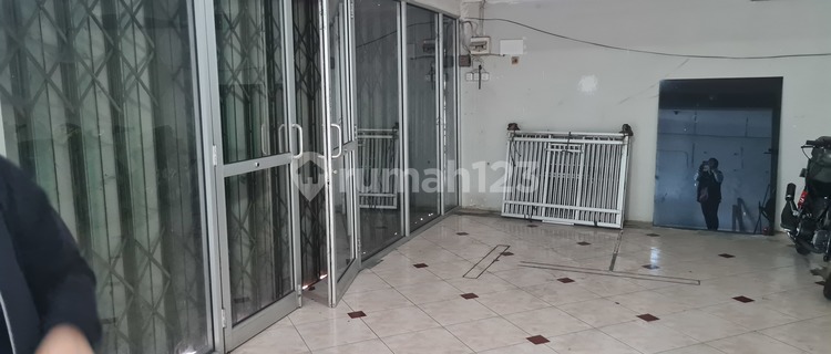 Disewakan Ruko Tengah Kota Semarang di Jl. Kartini no 2, Karangturi, Semarang Timur, Kota Semarang, Jawa Tengah, Indonesia, 50124, Kartini Ruko 135.0 m² SHM Unfurnished 1