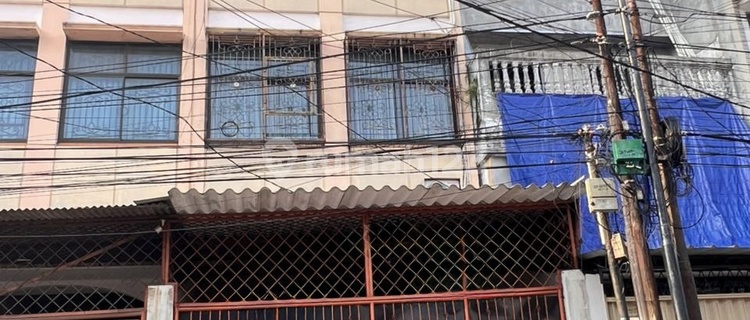 House in Jelambar Utama Raya with SHM 1