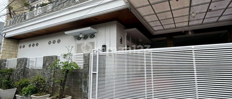 Rumah 2,5 Lantai Pinggir Jalan Raya Serdang Kemayoran 1