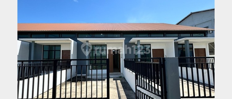 Strategic Two-Story Semi-New House in Sakkok 1