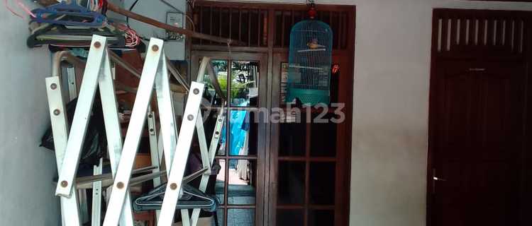 Old Menteng Dalam Tebet House Suitable for Kosan Investment 1