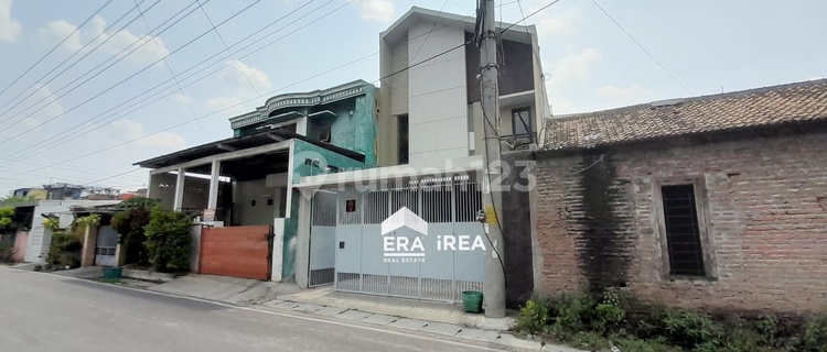 For Sale: New 2-Story Boarding House in Solo City Near UMS Campus 1