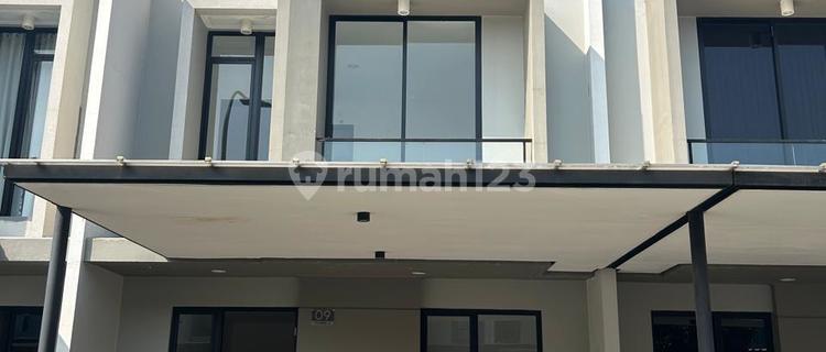 Disewakan Rumah Kuningan Village, Pantai Indah Kapuk 2 1