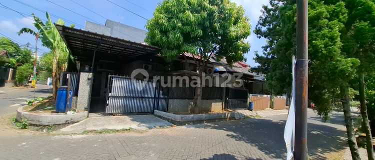 Rumah bisa Dijadikan Kost 5 Kamar di Karawang Dekat dengan Mall Rumah Sakit 1