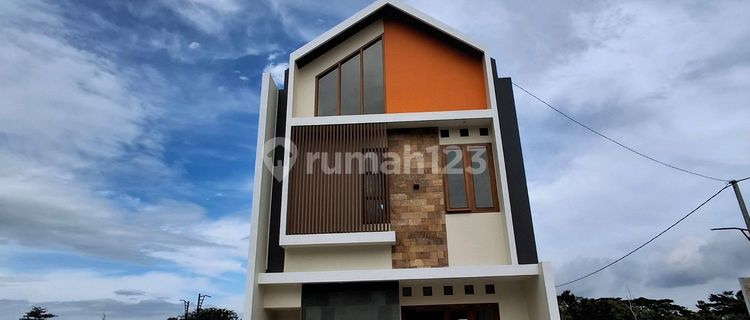 Luxury Housing in Solo Baru, Beside Main Road, Nice House with SHM (Certificate of Land Ownership) 1