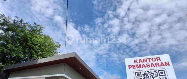 Own a Design-Free Home at Istana Safira Jeruk Sawit, Just 10 Minutes to Dr. Oen Hospital, 15 Minutes to UNS and Moewardi Hospital, 15 Minutes to the Toll Gate, and Near Recreation Park – Get an Early Purchase Promotion Now! 1