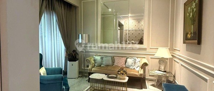 Luxurious Kebayoran Baru House 335m2 with Certificate of Ownership, Swimming Pool and Sauna 1