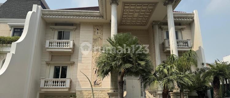 Disewakan Luxury Classic House Villa Bukit Regency 2 Pakuwon Indah Surabaya 1