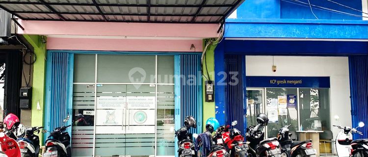 Cheap Rent on a Ready-to-Use Shop House in Menganti Gresik 1