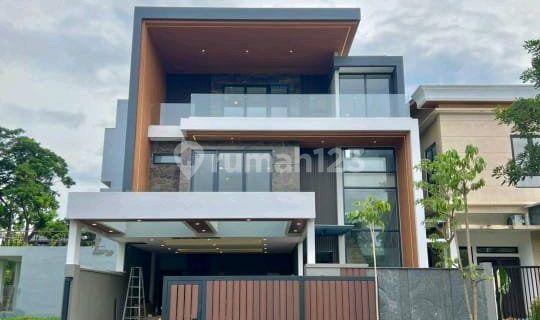 Own a Premium 3-Story New Home in Woodland Citraland Surabaya 1