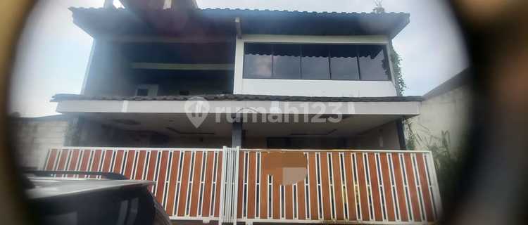 For Sale Off-Campus Boarding House in Bluru Sidoarjo City, located at Jl. Monginsidi No. 9, Sidoklumpuk, Sidoarjo, East Java, Indonesia, 61218. Property size 300.0 m² with SHM certificate. 1