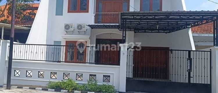 Disewakan Rumah Bagus 2 Lantai di Dukuh Kupang 1