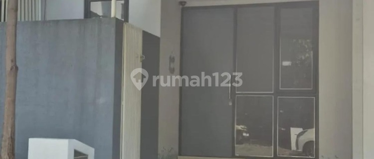 Rumah 2 Lantai Furnished di Royal Residence Wiyung 1