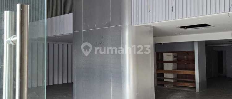 For Rent: Strategic Twin Shophouses in Kebon Jeruk Facing Main Road 1