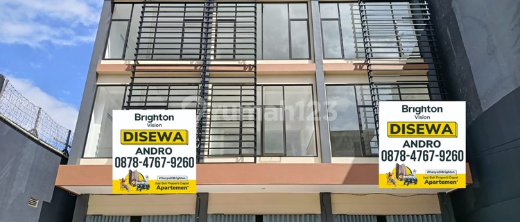 Strategic Commercial Building on Gatot Subroto Street, Samarinda 1