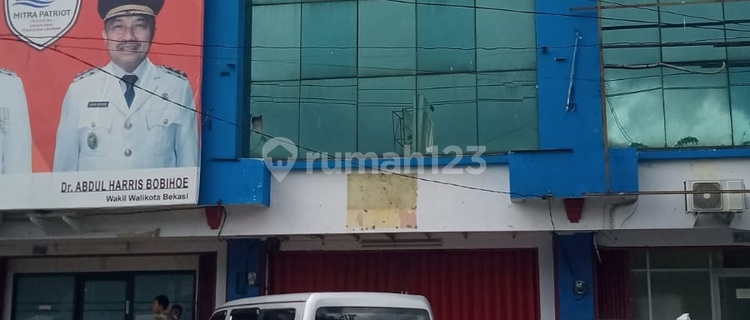 3-Story Shop House on Main Road Front, Jl Sultan Agung, Pondok Ungu 1