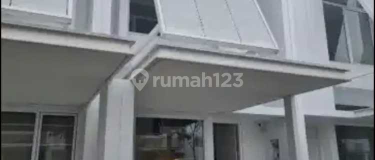 Rumah Sewa Full Furnished 2 Lantai Siap Huni di Tabebuya BSD, Tangerang 1