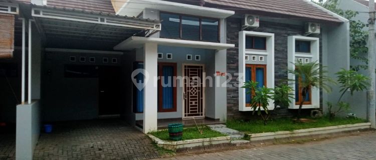 Nice House Cluster Fully Furnished Near The Park Mall and Pakuwon Mall Solo Baru 1