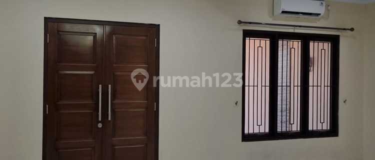 For Rent Luxury Residence On Boulevard, Favorite Cluster Of Kota Wisata 1