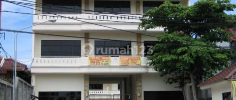 Building for Rent with Spacious Parking. Ideal for Car Showrooms. 1