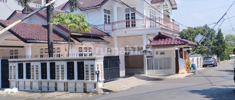 For Rent Beautiful Hook House Spacious In The Center Of Bogor City 1