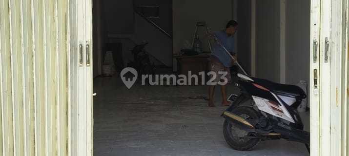 FOR SALE 3-STORY SHOPHOUSE IN RAYA DARMO PERMAI SELATAN 1